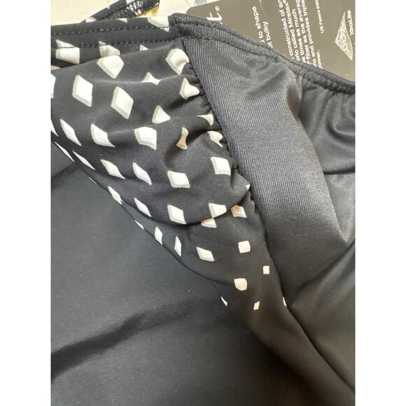NWT Miracesuit Black & White Diamond Design one Piece Slimming Swimsuit SZ: 12 - Picture 7 of 10
